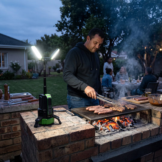 KAUFMANN X RECHARGEABLE & EXTENDABLE LED SPOTLIGHT